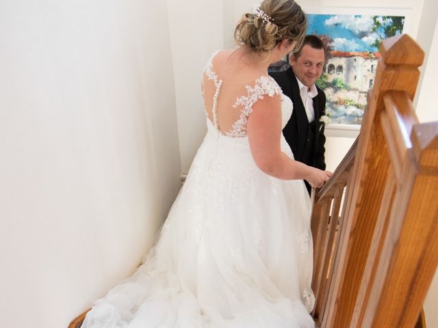 Le mariage de Sébastien  et Aurelie à Échallat, Charente 26