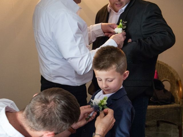 Le mariage de Sébastien  et Aurelie à Échallat, Charente 28