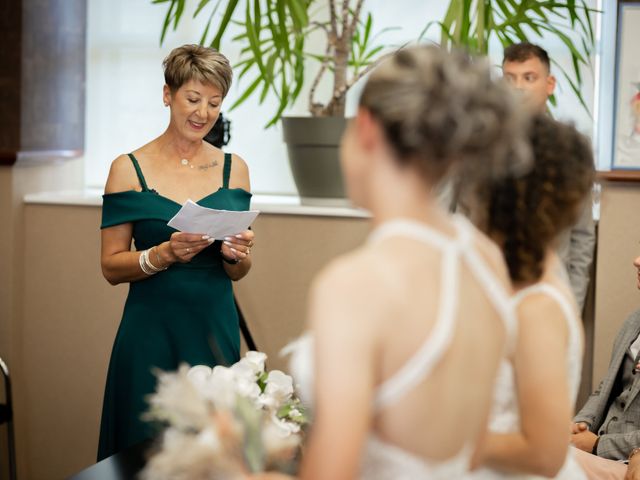 Le mariage de Stéphanie et Maëlys à Charquemont, Doubs 11