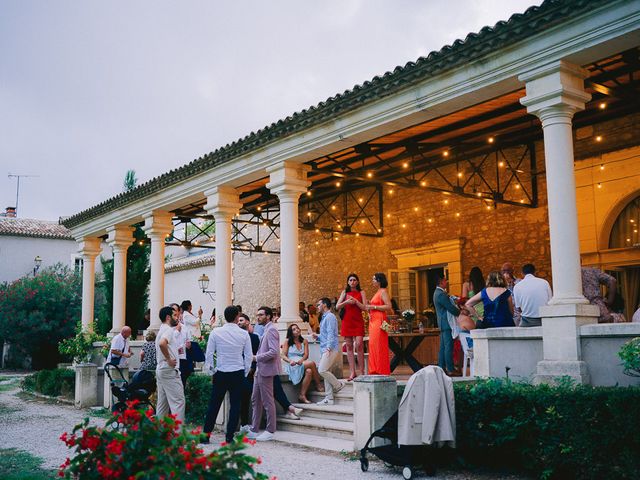 Le mariage de Alex et Pauline à Nîmes, Gard 69