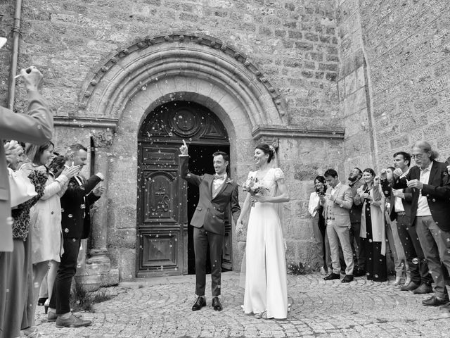 Le mariage de Clément et Charlotte à Riotord, Haute-Loire 29