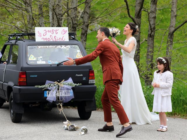 Le mariage de Clément et Charlotte à Riotord, Haute-Loire 32