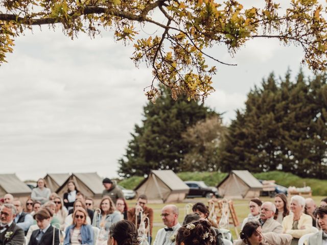 Le mariage de Vanina et Marie à Notre-Dame-d&apos;Oé, Indre-et-Loire 16