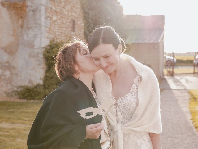 Le mariage de Vanina et Marie à Notre-Dame-d&apos;Oé, Indre-et-Loire 30