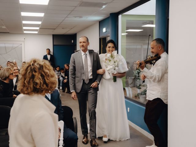 Le mariage de Damien et Jennifer à Saint-Géniès-de-Malgoirès, Gard 24