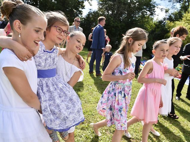 Le mariage de Fabien et Julie à Pont-de-Pany, Côte d&apos;Or 27