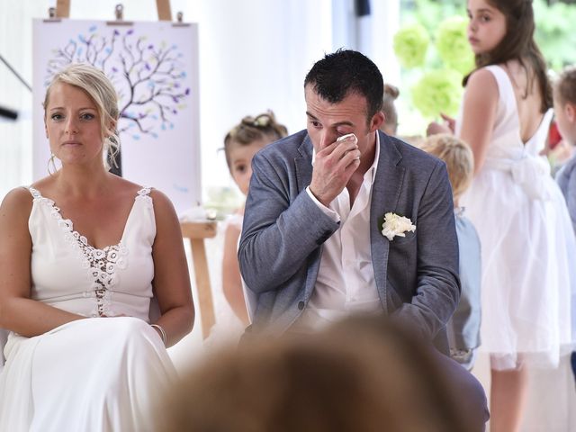 Le mariage de Fabien et Julie à Pont-de-Pany, Côte d&apos;Or 36