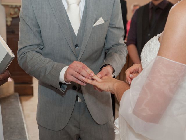 Le mariage de Aurélien et Pauline à Louvemont, Haute-Marne 16