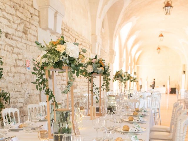 Le mariage de Mathias et Alison à Semur-en-Auxois, Côte d&apos;Or 16