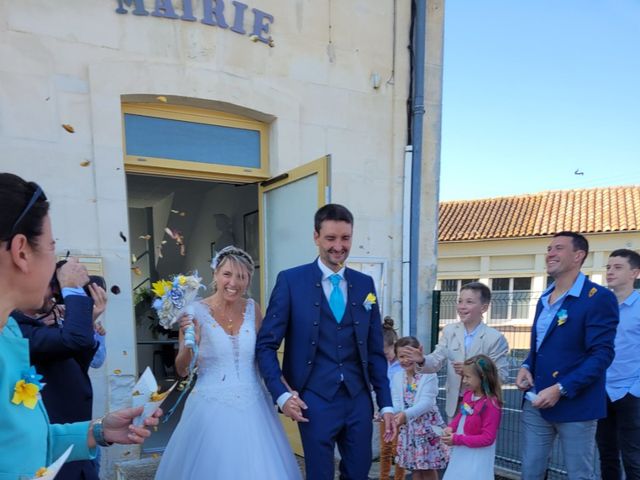 Le mariage de Loic et Mathilde à Jurignac, Charente 3