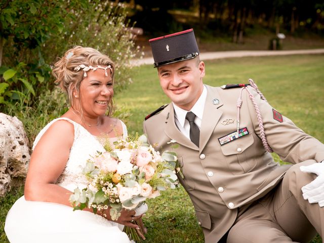 Le mariage de Boris et Elodie à Saint-Yrieix-sur-Charente, Charente 15