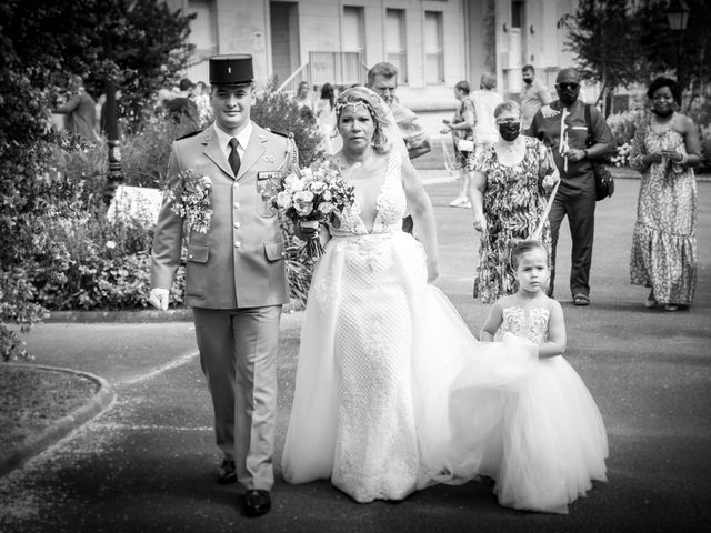 Le mariage de Boris et Elodie à Saint-Yrieix-sur-Charente, Charente 30