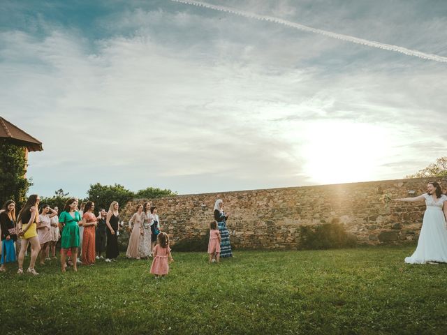 Le mariage de Florent et Charlotte à Cordelle, Loire 98