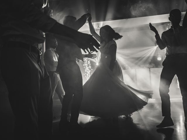 Le mariage de Florent et Charlotte à Cordelle, Loire 128