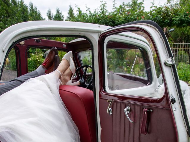 Le mariage de Arnaud et Flavie à Vimoutiers, Orne 19