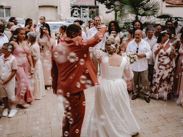 Le mariage de Fabrice et Mélissa à Saint-Étienne-des-Oullières, Rhône 1