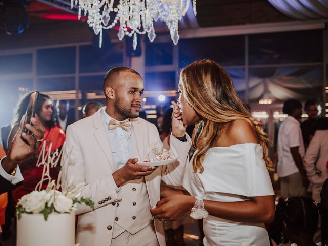 Le mariage de Maximiano et Kathlyn à Fresneaux-Montchevreuil, Oise 263