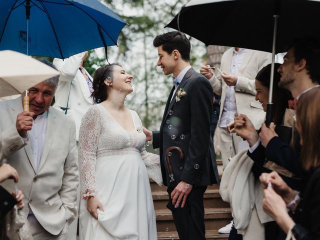 Le mariage de Valentin et Anabelle à Val d'Oingt, Rhône 2