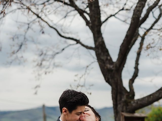 Le mariage de Valentin et Anabelle à Val d'Oingt, Rhône 1