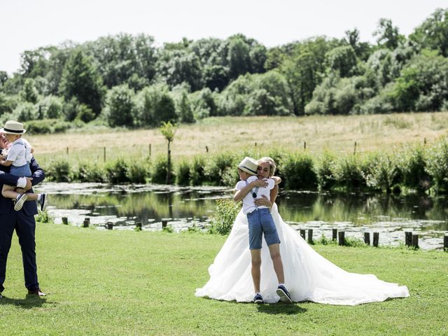 Le mariage de Antoine et Aurélie à Saint-Maurice-Saint-Germain, Eure-et-Loir 51