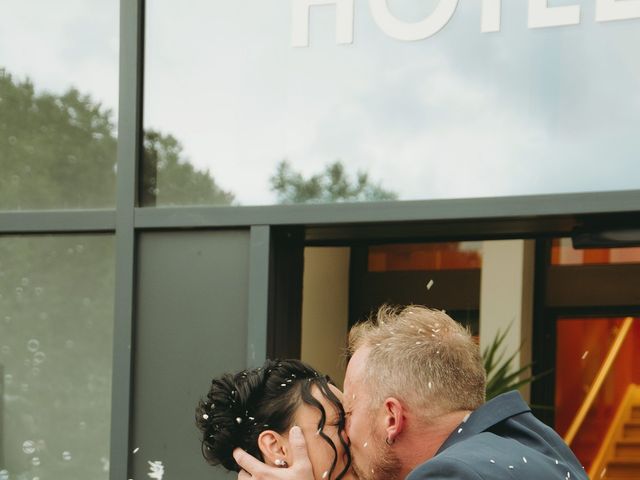 Le mariage de Christophe et Sindy à Les Ponts-de-Cé, Maine et Loire 37