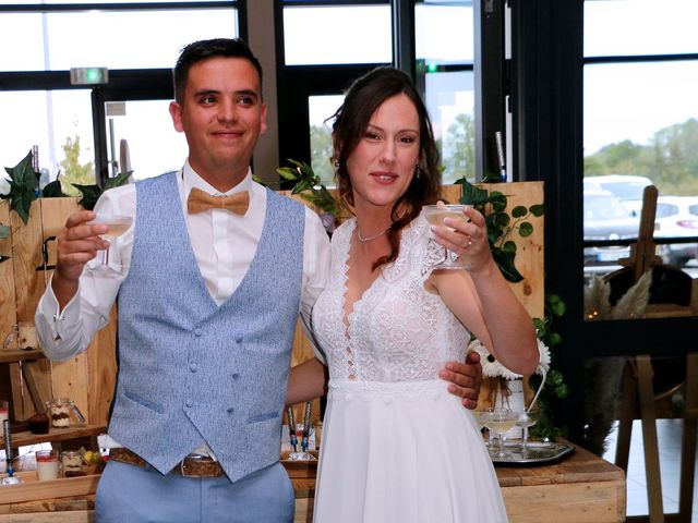 Le mariage de Damien et Angélique à Sigournais, Vendée 90