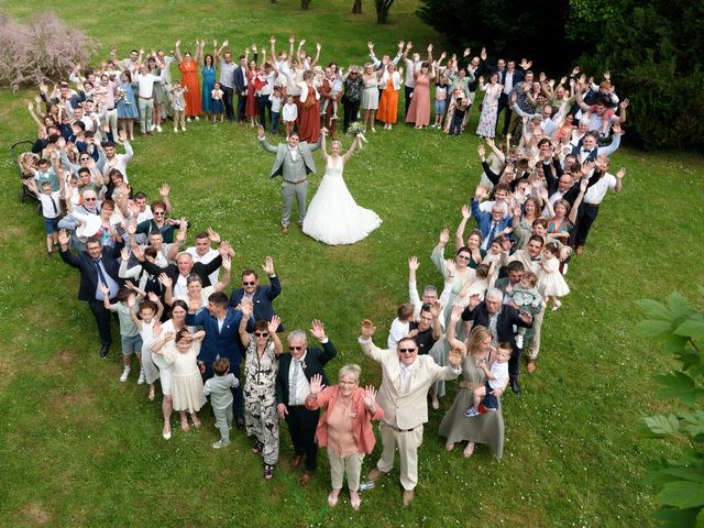 Le mariage de Loïc et Gwenaelle à Noroy-le-Bourg, Haute-Saône 23