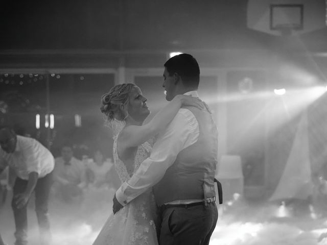 Le mariage de Loïc et Gwenaelle à Noroy-le-Bourg, Haute-Saône 42