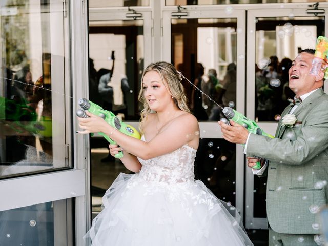 Le mariage de Ludovic et Karolina à Vitrolles, Bouches-du-Rhône 23