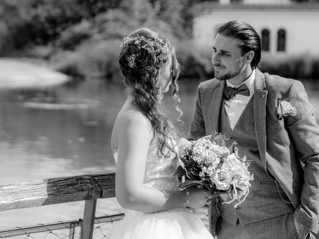 Le mariage de Jean-David et Naomi à Courtenay, Isère 4