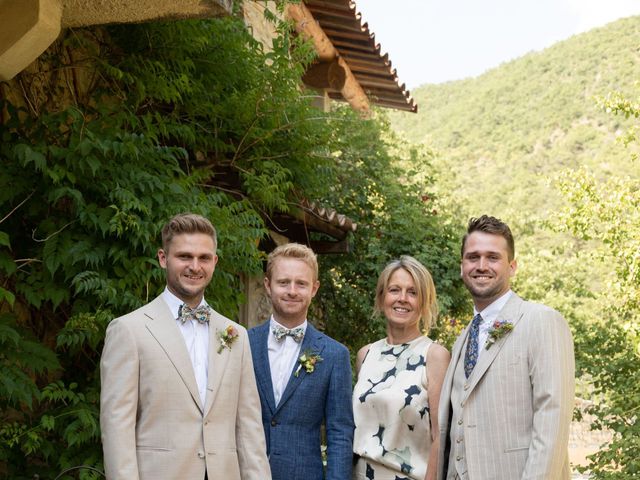 Le mariage de Thibault et Emilie à Nyons, Drôme 11