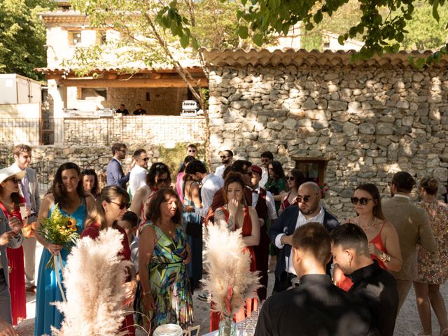 Le mariage de Thibault et Emilie à Nyons, Drôme 15