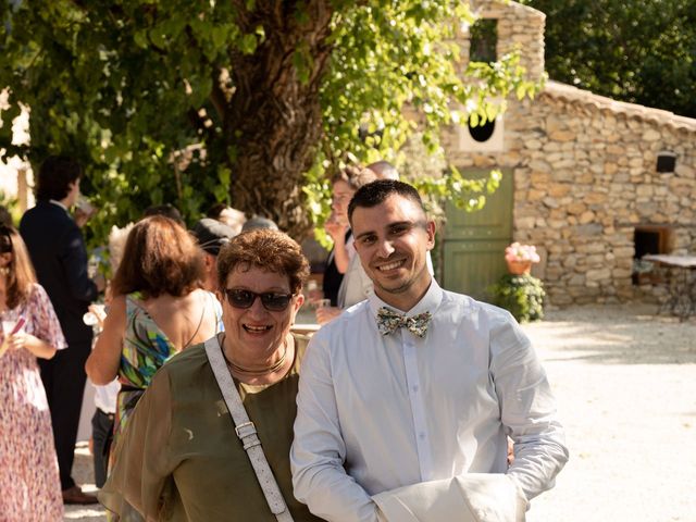 Le mariage de Thibault et Emilie à Nyons, Drôme 19