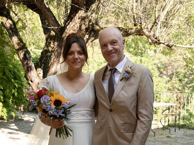 Le mariage de Thibault et Emilie à Nyons, Drôme 22