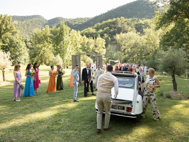Le mariage de Thibault et Emilie à Nyons, Drôme 27