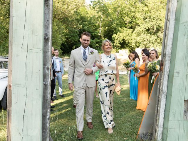 Le mariage de Thibault et Emilie à Nyons, Drôme 29