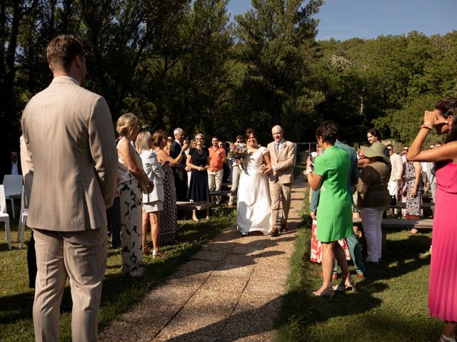 Le mariage de Thibault et Emilie à Nyons, Drôme 36