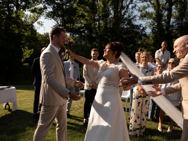 Le mariage de Thibault et Emilie à Nyons, Drôme 38