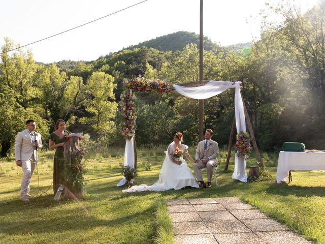 Le mariage de Thibault et Emilie à Nyons, Drôme 44