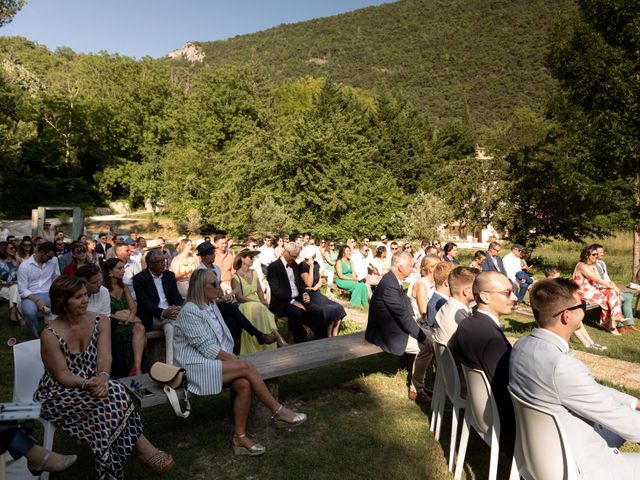 Le mariage de Thibault et Emilie à Nyons, Drôme 45