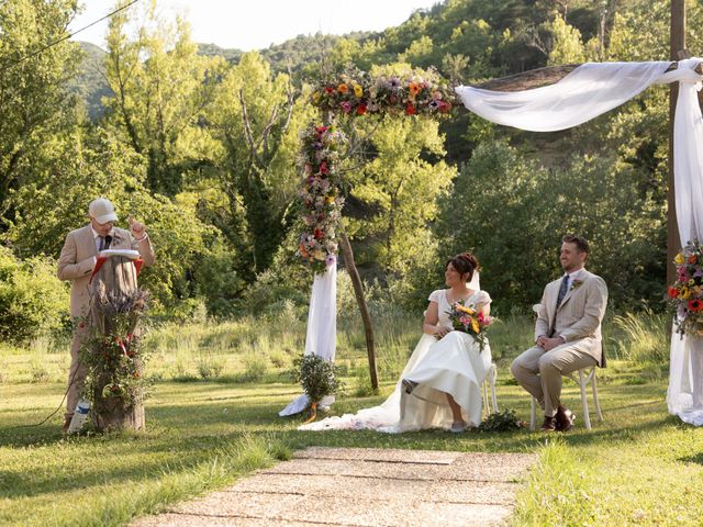 Le mariage de Thibault et Emilie à Nyons, Drôme 47