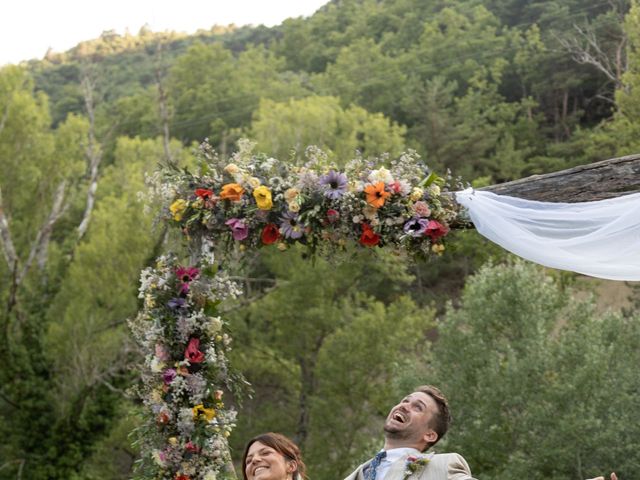 Le mariage de Thibault et Emilie à Nyons, Drôme 69