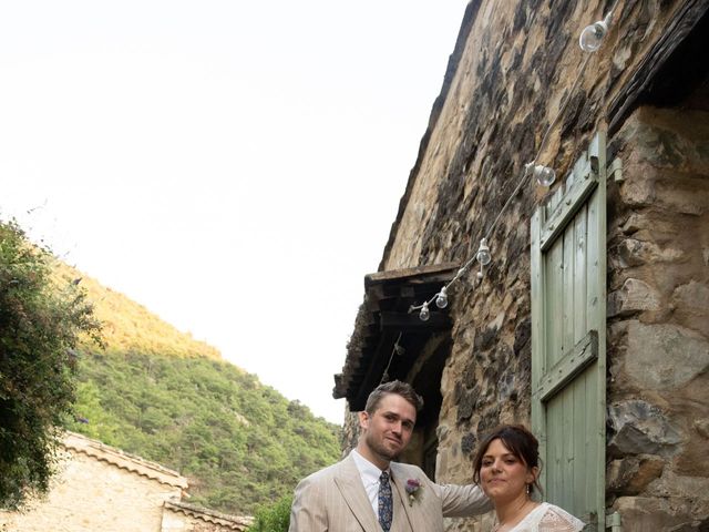 Le mariage de Thibault et Emilie à Nyons, Drôme 92