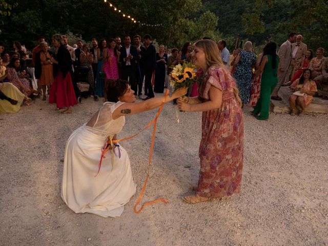 Le mariage de Thibault et Emilie à Nyons, Drôme 121