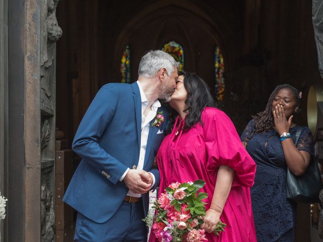 Le mariage de Sébastien et Isabelle à Paris, Paris 84