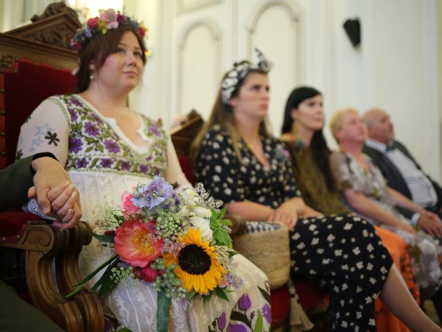 Le mariage de Loup et Kerry à Paris, Paris 19