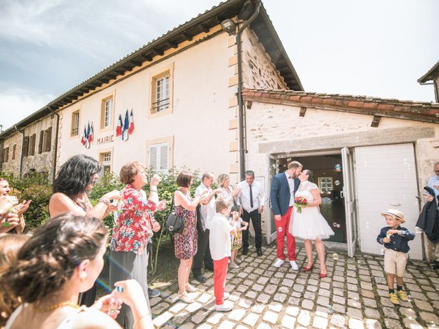 Le mariage de Romain et Julie à Sainte-Croix-en-Jarez, Loire 10