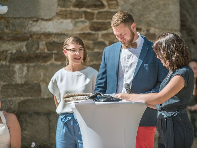 Le mariage de Romain et Julie à Sainte-Croix-en-Jarez, Loire 18