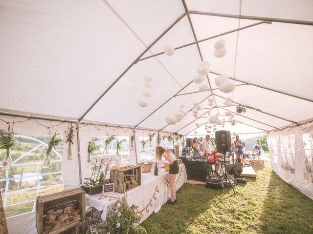 Le mariage de Romain et Julie à Sainte-Croix-en-Jarez, Loire 42