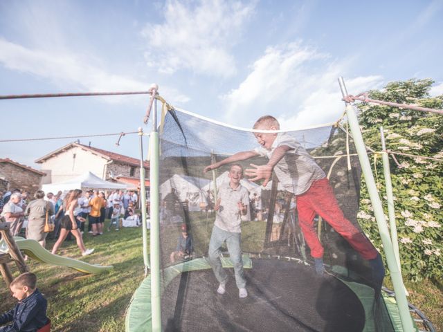 Le mariage de Romain et Julie à Sainte-Croix-en-Jarez, Loire 49